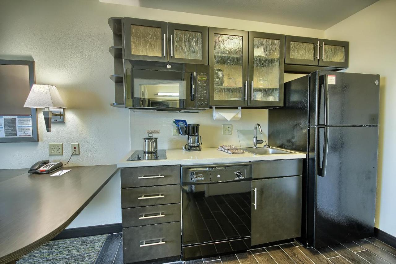 Candlewood Columbus - By Ihg